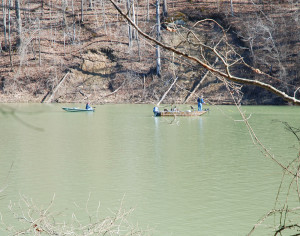 Spring fishermen try their luck at catching crappie on Cave Run Lake near the Popin Rock launching area. (Photo by Chris Erwin). 